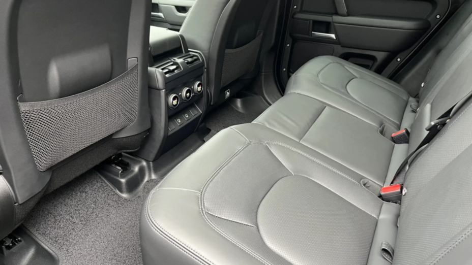 LAND ROVER Defender Defender 110 3.0 D300 mHEV X-Dynamic HSE
