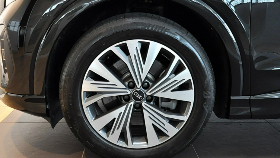 AUDI Q4 Q4 e-tron 40 77kWh Advanced
