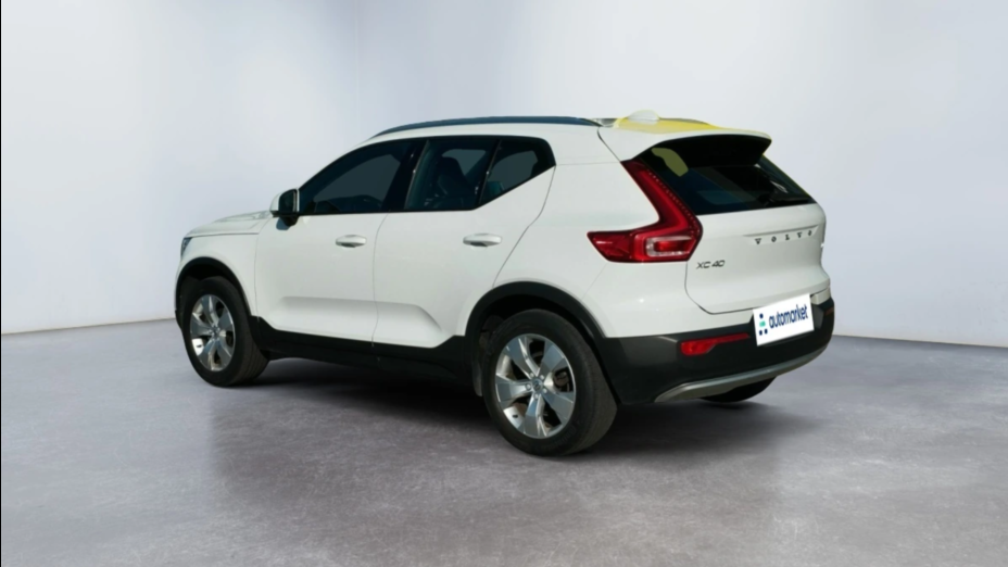 VOLVO XC40 XC40 T3 Momentum Pro aut