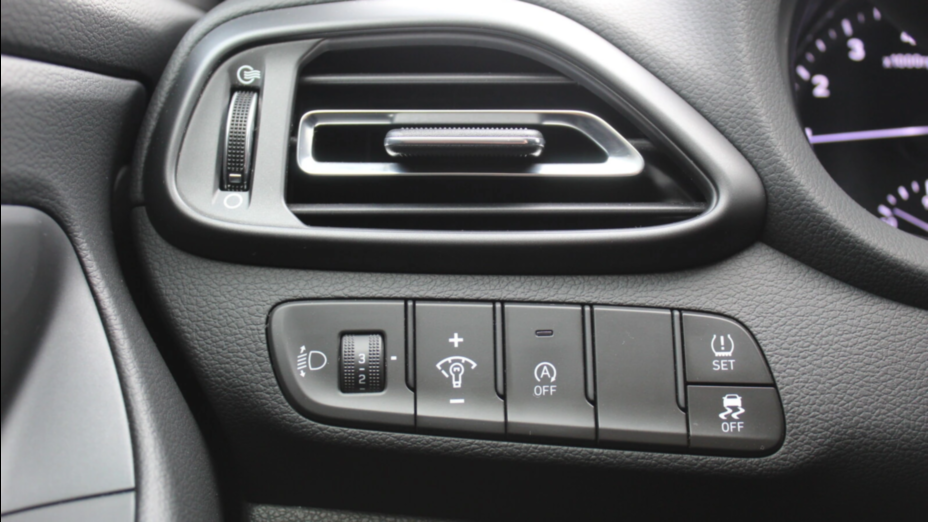 HYUNDAI i30 i30 1.0 T-GDI Smart