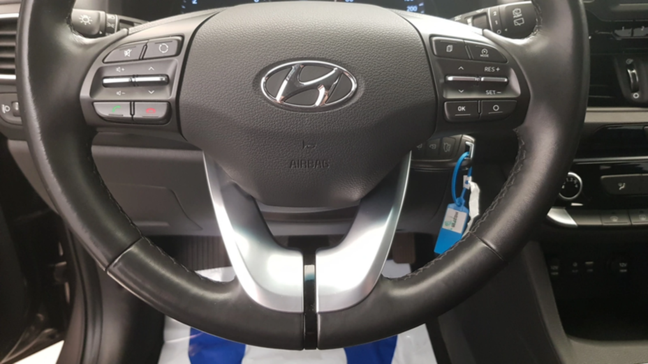 HYUNDAI i30 i30 1.4 Classic +