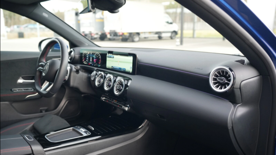 MERCEDES-BENZ A Klasa A 200 7G-DCT