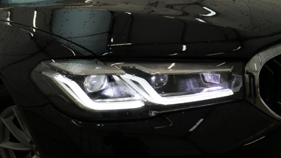 BMW Seria 5 520i mHEV aut