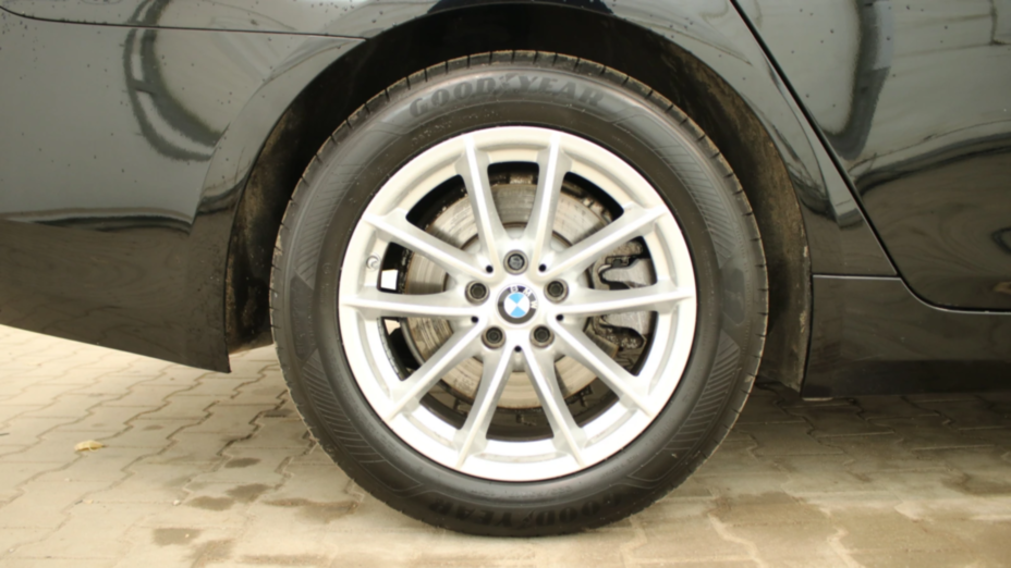 BMW Seria 5 520i mHEV aut