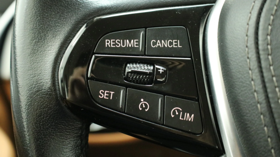 BMW Seria 5 520i mHEV aut