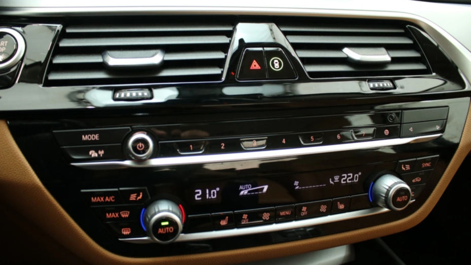 BMW Seria 5 520i mHEV aut
