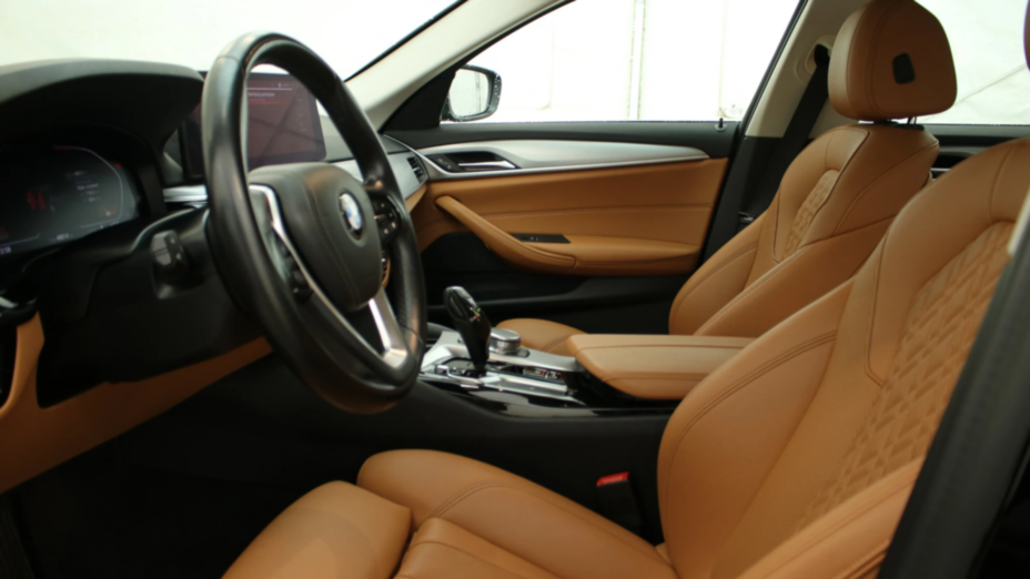 BMW Seria 5 520i mHEV aut