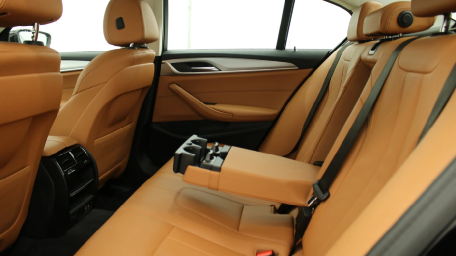 BMW Seria 5 520i mHEV aut