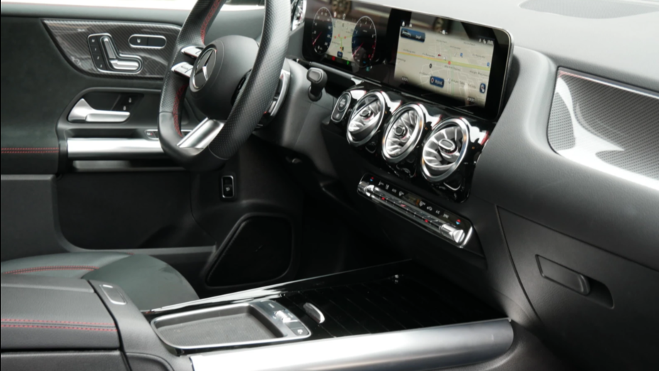 MERCEDES-BENZ B Klasa B 220 4-Matic mHEV AMG Line 8G-DCT