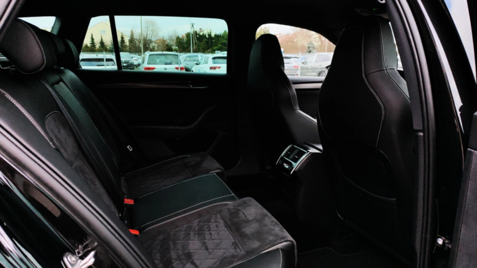 SKODA Superb Superb 2.0 TDI SCR 4x4 Sportline DSG