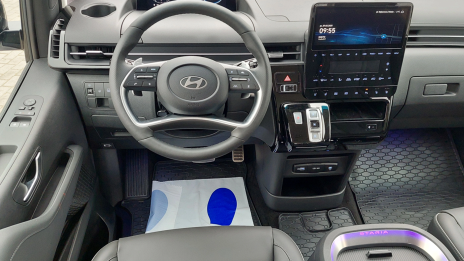 HYUNDAI Staria Staria 1.6 T-GDI HEV Luxury aut Nowy