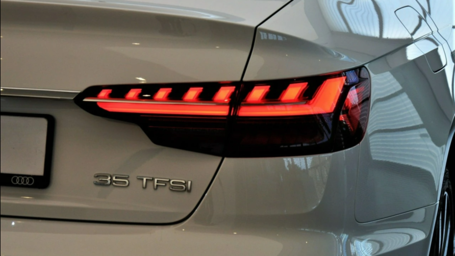AUDI A4 A4 35 TFSI mHEV S tronic