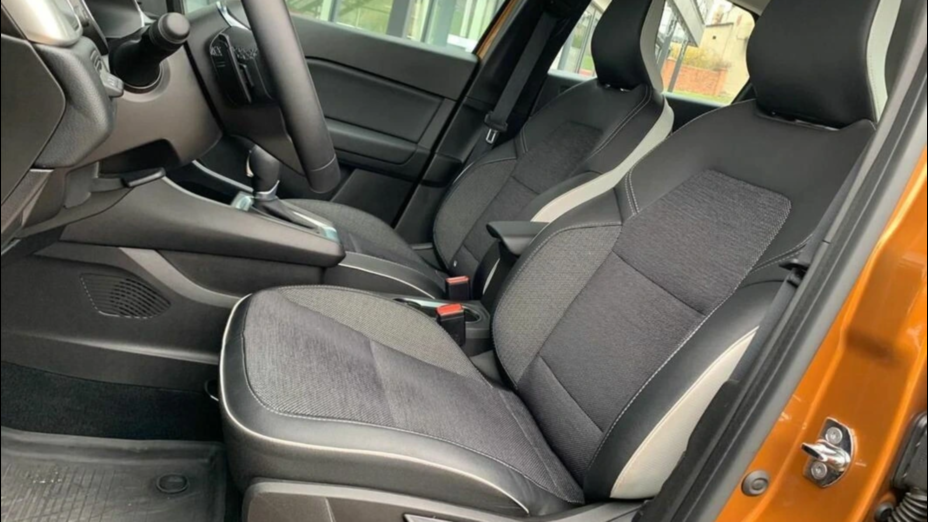 RENAULT Captur Captur 1.3 TCe mHEV Intens EDC