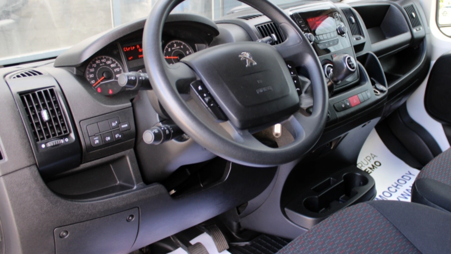 PEUGEOT Boxer Boxer 335 BlueHDi L3H2 Premium