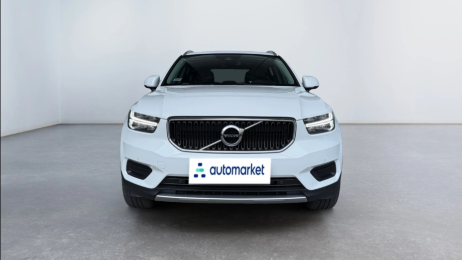 VOLVO XC40 XC40 T3 Momentum Pro