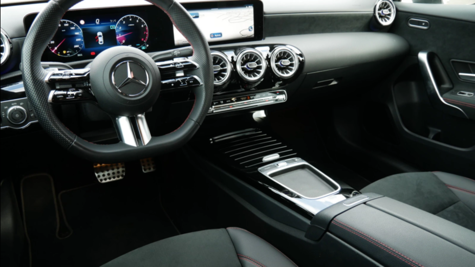 MERCEDES-BENZ A Klasa A 200 AMG Line 7G-DCT