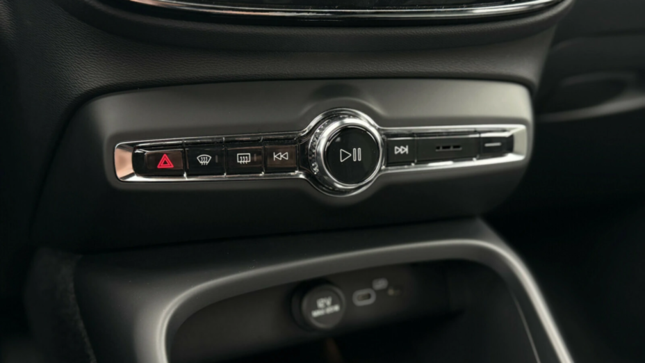 VOLVO XC40 XC40 B4 Plus Dark aut