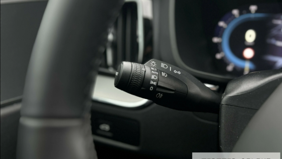 VOLVO XC60 XC60 B5 B AWD Plus Dark aut