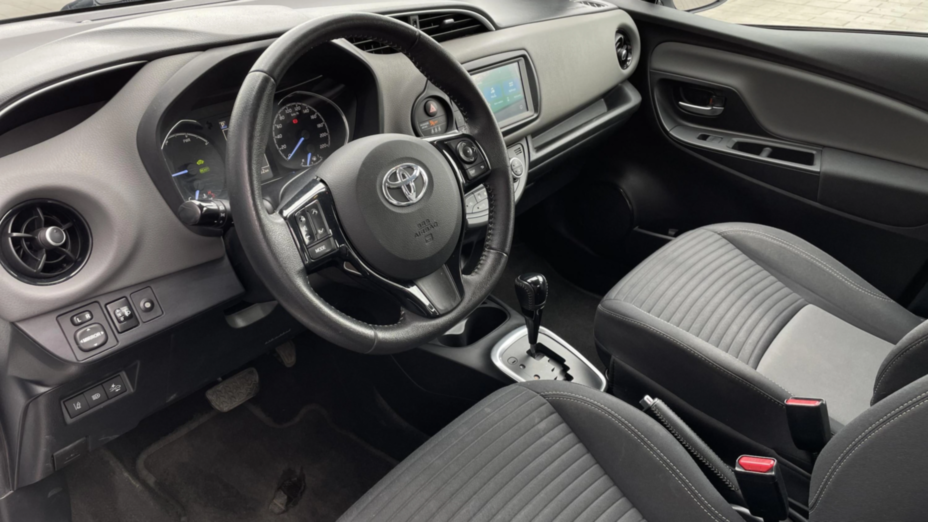 TOYOTA Yaris Yaris Hybrid 100 Premium