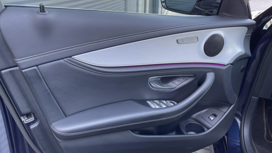 MERCEDES-BENZ E Klasa E 220 d 4-Matic AMG
