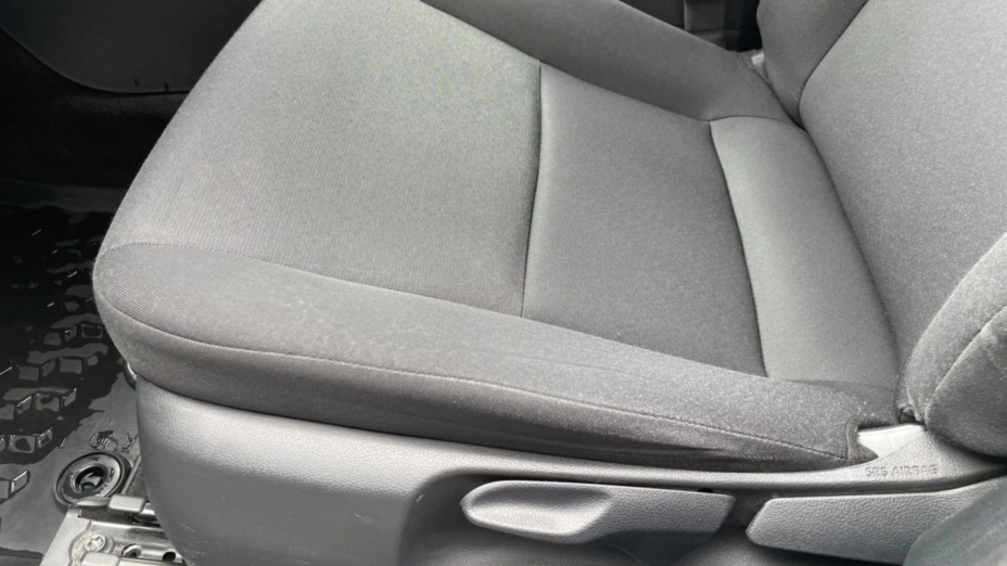 TOYOTA Yaris Yaris Hybrid 1.5 Active