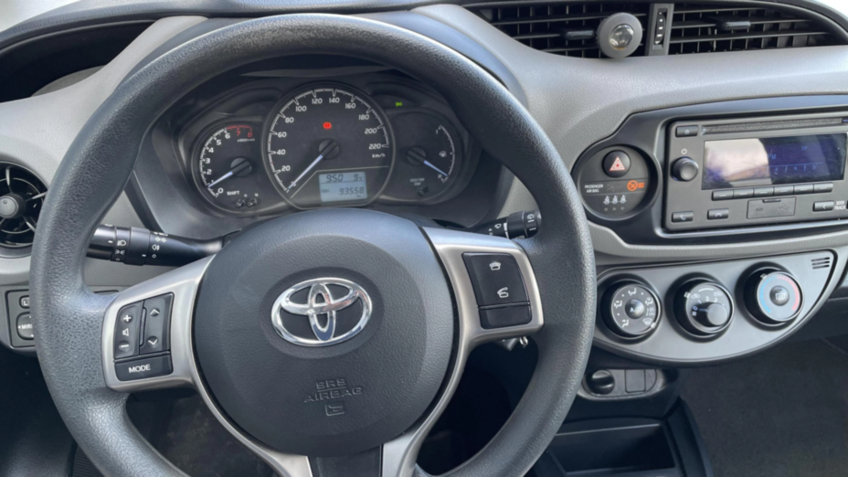 TOYOTA Yaris Yaris 1.0 Active
