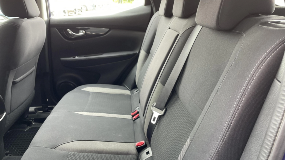 NISSAN Qashqai Qashqai 1.3 DIG-T Acenta