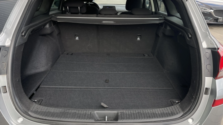 HYUNDAI i30 i30 1.5 DPI Classic +