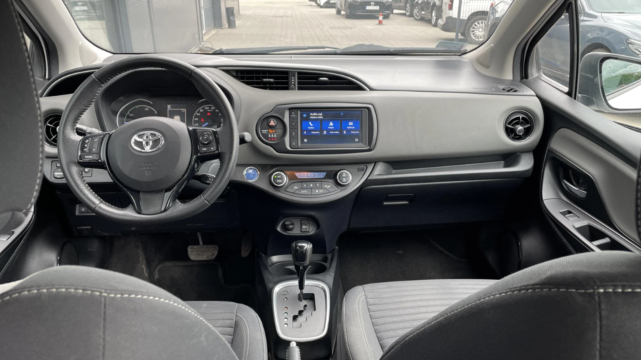TOYOTA Yaris Yaris Hybrid 100 Premium