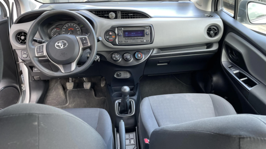 TOYOTA Yaris Yaris 1.0 Active