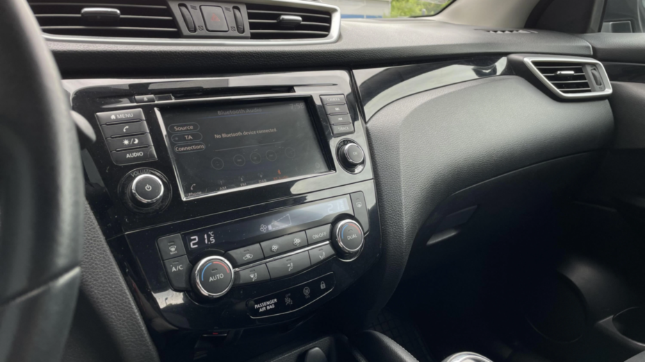 NISSAN Qashqai Qashqai 1.3 DIG-T Acenta