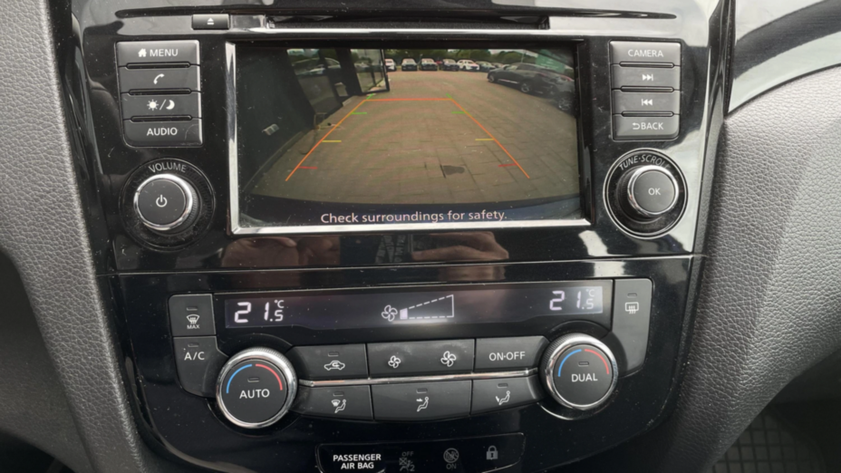 NISSAN Qashqai Qashqai 1.3 DIG-T Acenta