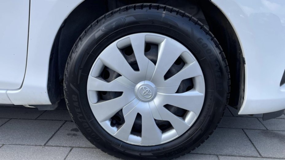 TOYOTA Yaris Yaris 1.0 Active