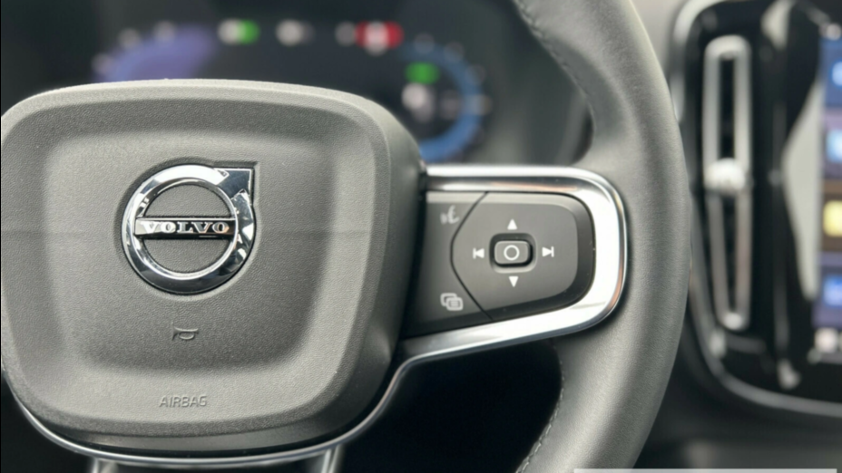 VOLVO XC40 XC40 82kWh Recharge Twin AWD Plus aut