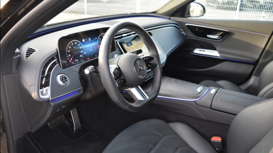 MERCEDES-BENZ E Klasa E 220 d mHEV 4-Matic AMG 9G-Tronic