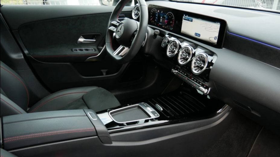 MERCEDES-BENZ A Klasa A 200 AMG Line 7G-DCT
