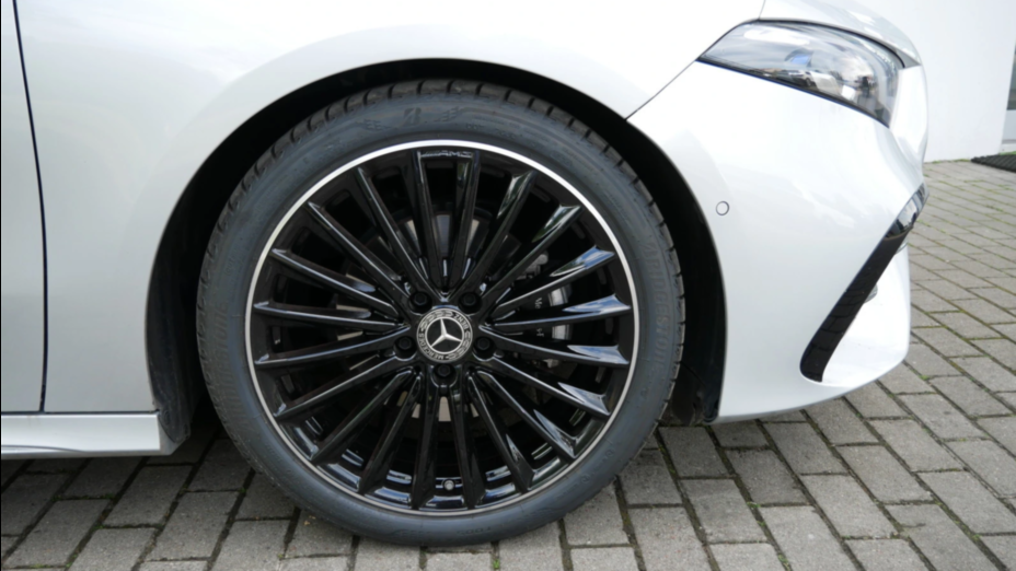 MERCEDES-BENZ A Klasa A 200 AMG Line 7G-DCT