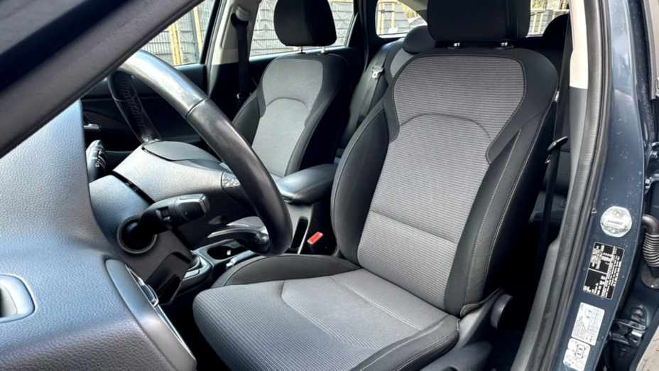 HYUNDAI i30 i30 1.5 DPI Classic +
