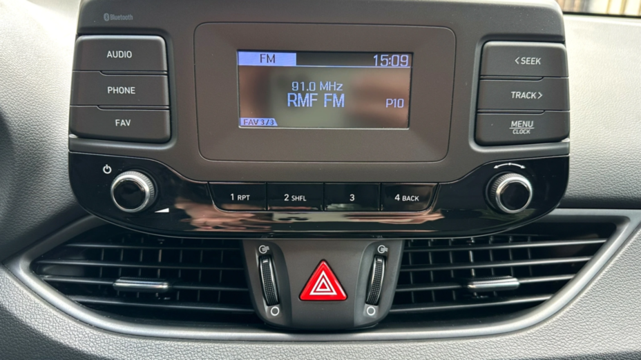 HYUNDAI i30 i30 1.5 DPI Classic +
