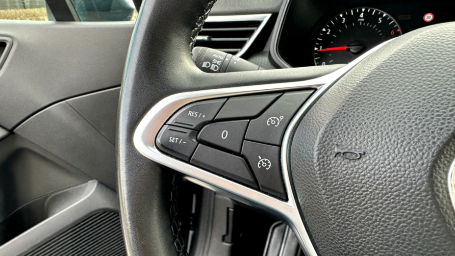 RENAULT Clio Clio 1.0 TCe Zen LPG