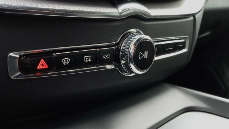 VOLVO XC60 XC60 B5 D AWD Plus Dark aut