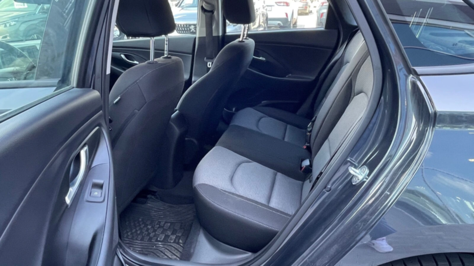 HYUNDAI i30 i30 1.0 T-GDI Modern DCT