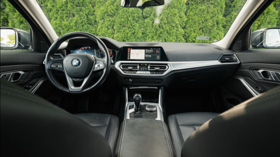 BMW Seria 3 320d xDrive Luxury Line aut