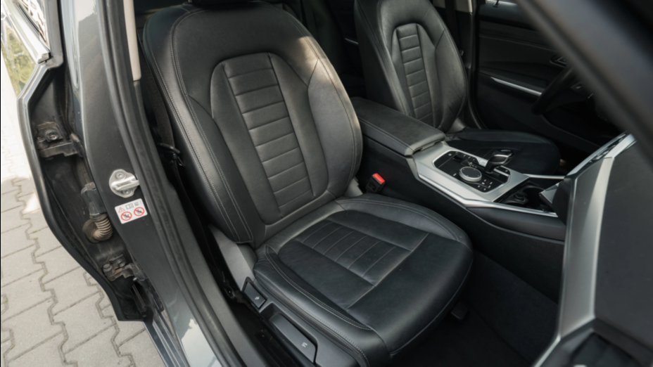 BMW Seria 3 320d xDrive Luxury Line aut