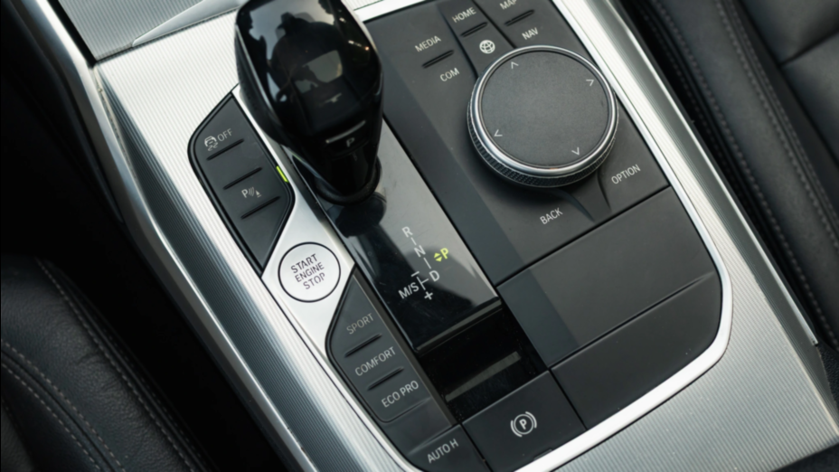 BMW Seria 3 320d xDrive Luxury Line aut