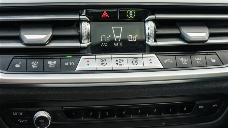 BMW Seria 3 320d xDrive Luxury Line aut