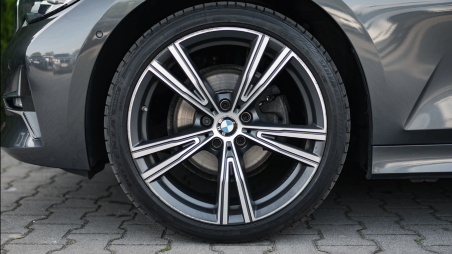 BMW Seria 3 320d xDrive Luxury Line aut