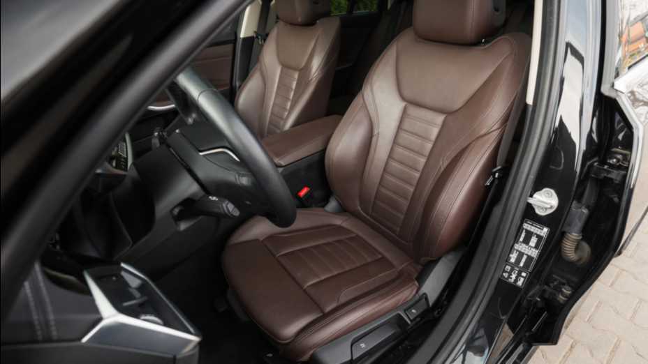 BMW Seria 3 320d Luxury Line aut