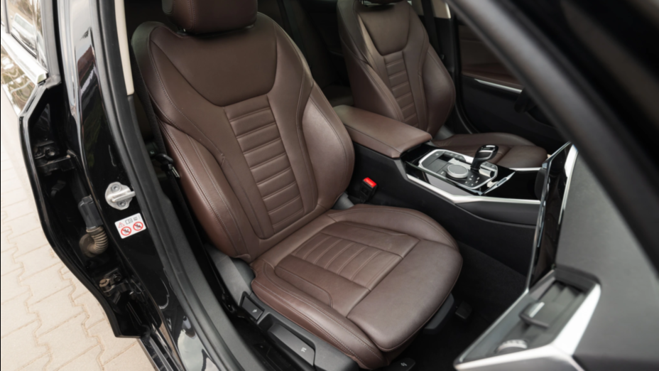 BMW Seria 3 320d Luxury Line aut