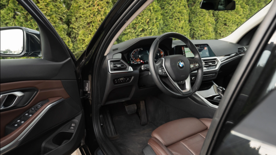 BMW Seria 3 320d Luxury Line aut